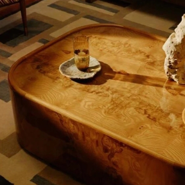 Mesa de café de madeira maciça de estilo rural