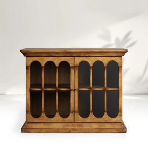 Gabinete baixo e pequeno