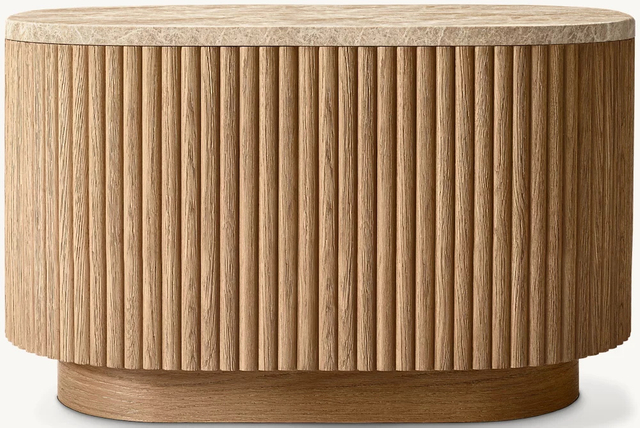 Mesa lateral do retângulo de pedra