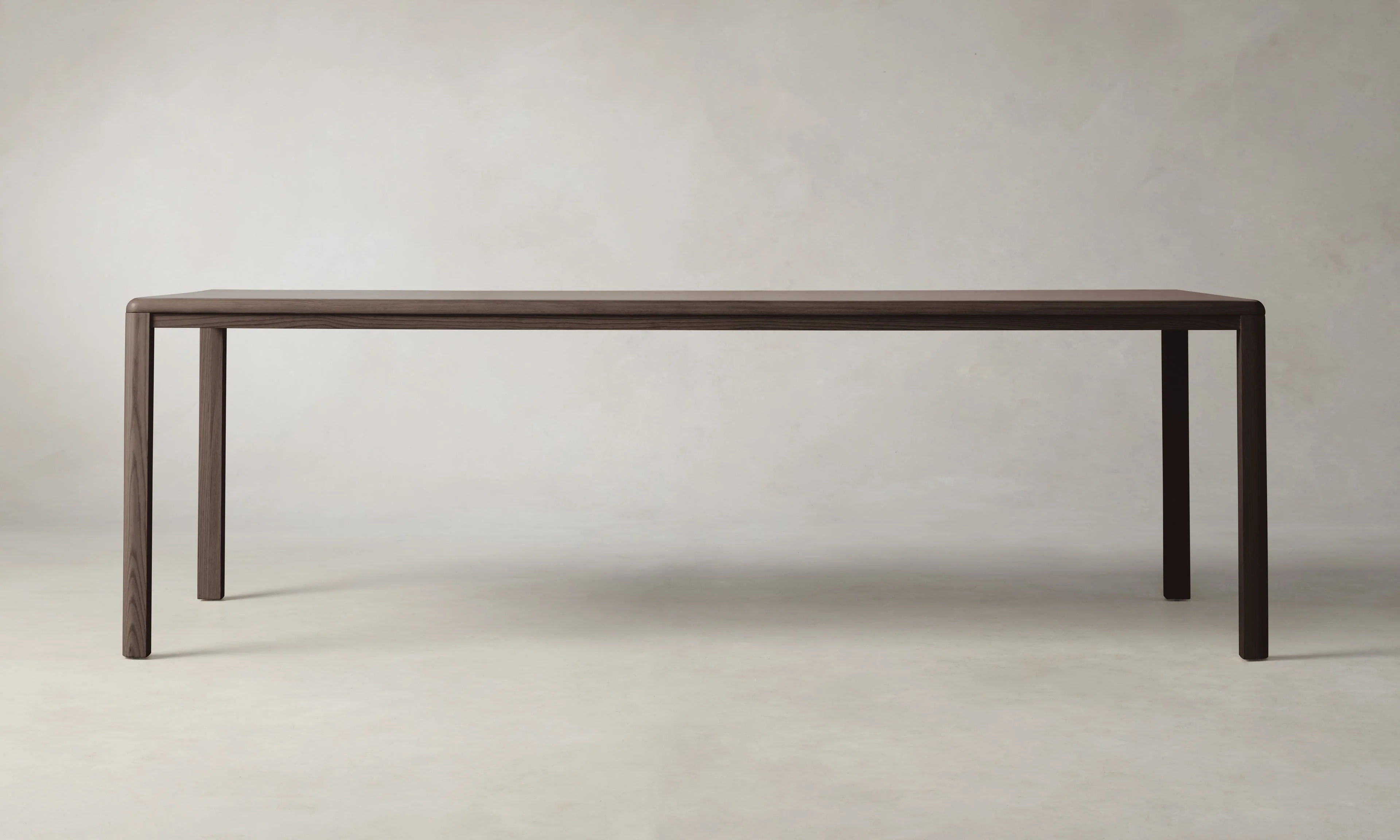 Mesa de jantar de cinzas retas - forrada