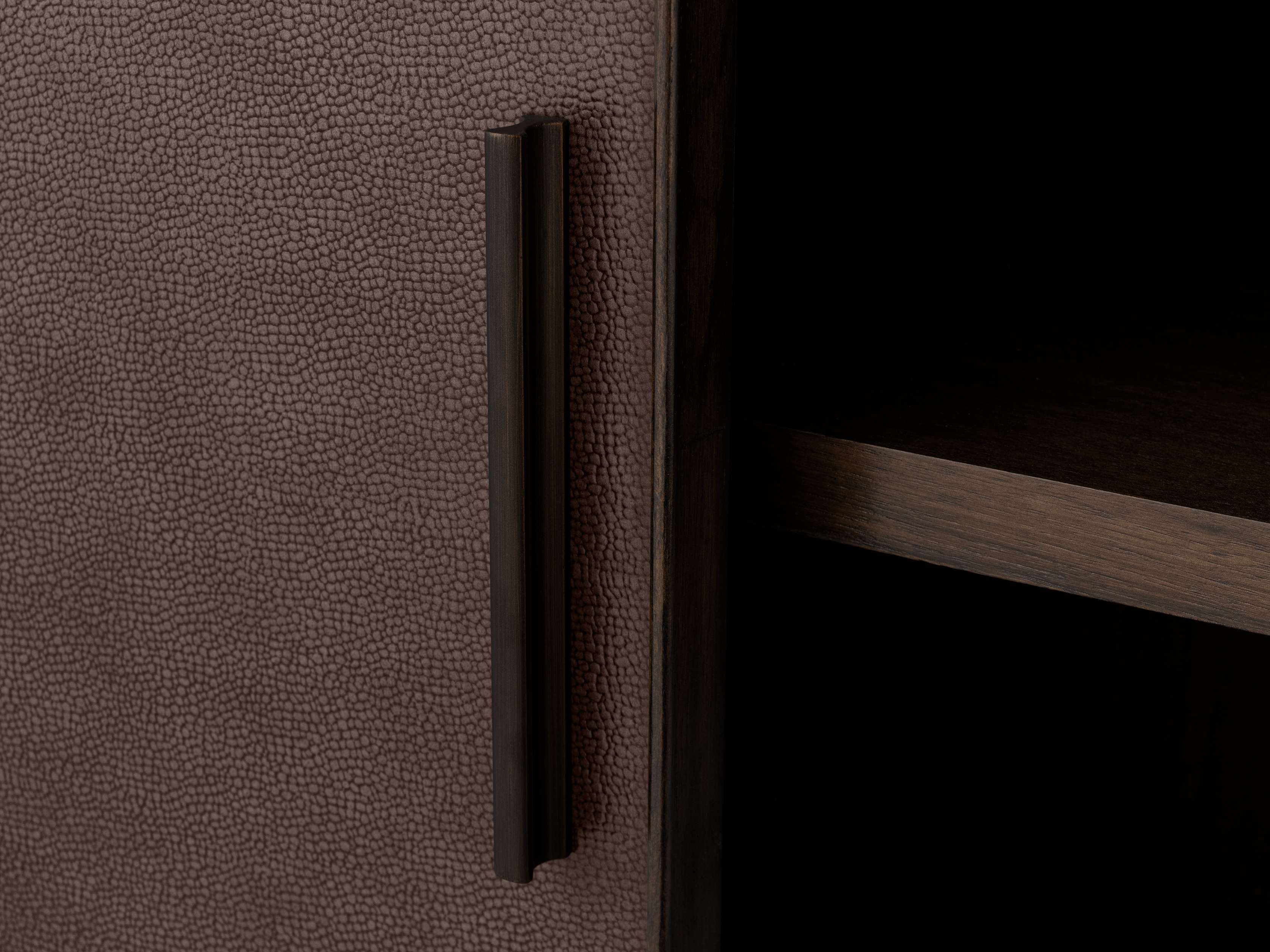 Arm&aacute;rio minimalista de design de pernas alto