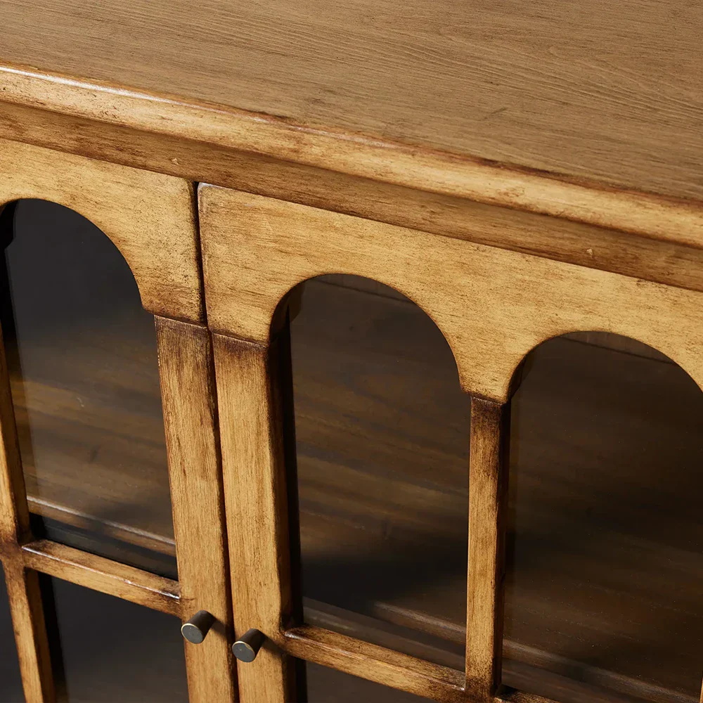 Gabinete baixo e pequeno