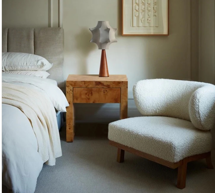 Mesa lateral de madeira sólida estilo Wabi-Sabi