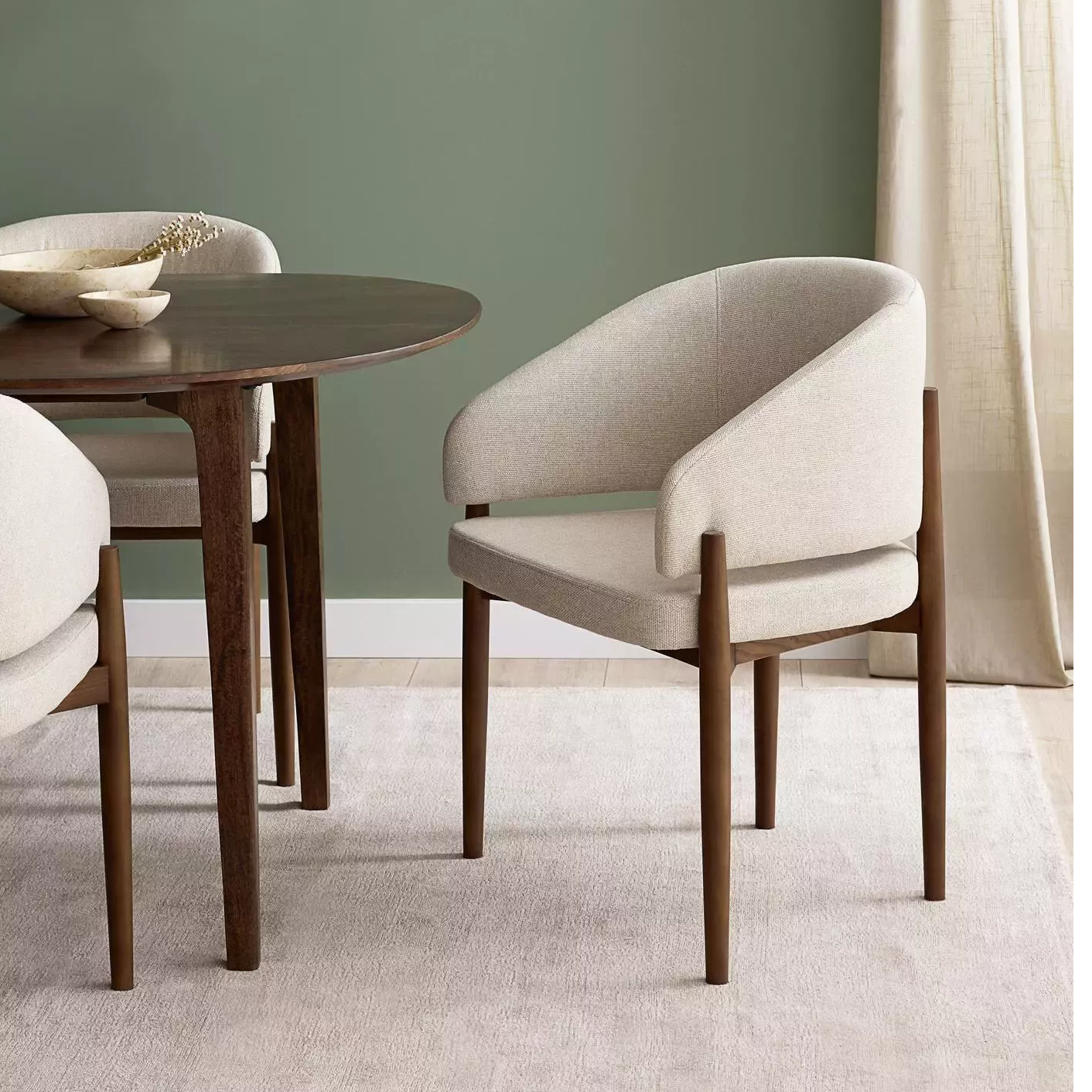 Poltrona vs. Cadeira sem braço: um guia comparativo para escolher o direito 'Space Companion '