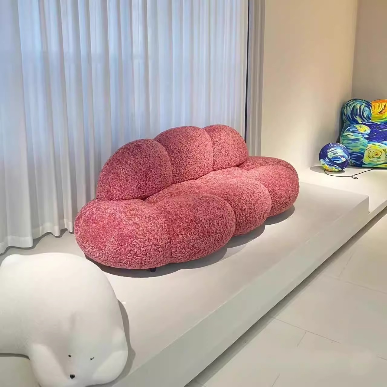 Sofá de lã de alpaca em forma de nuvem