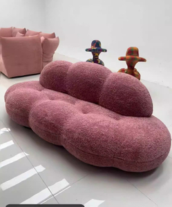 Sofá de lã de alpaca em forma de nuvem