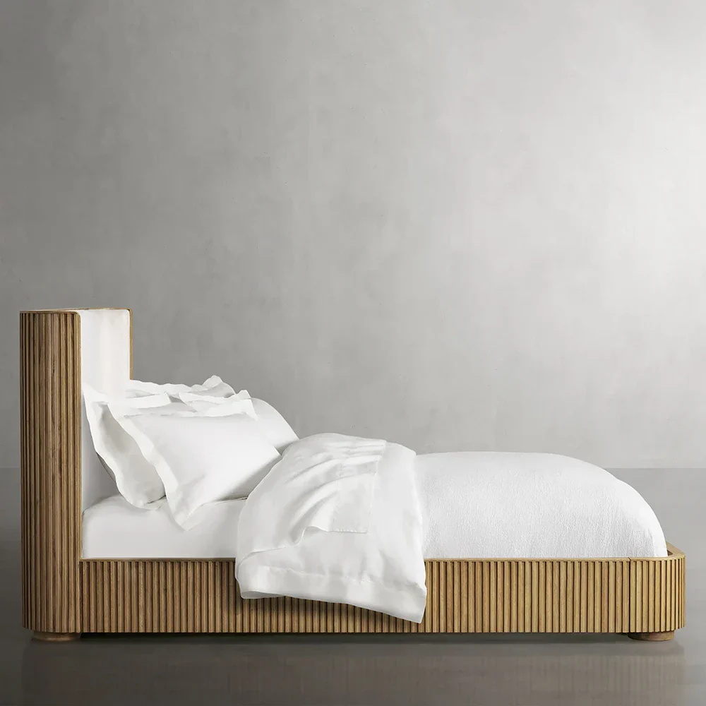 Cama de madeira sólida Finnley