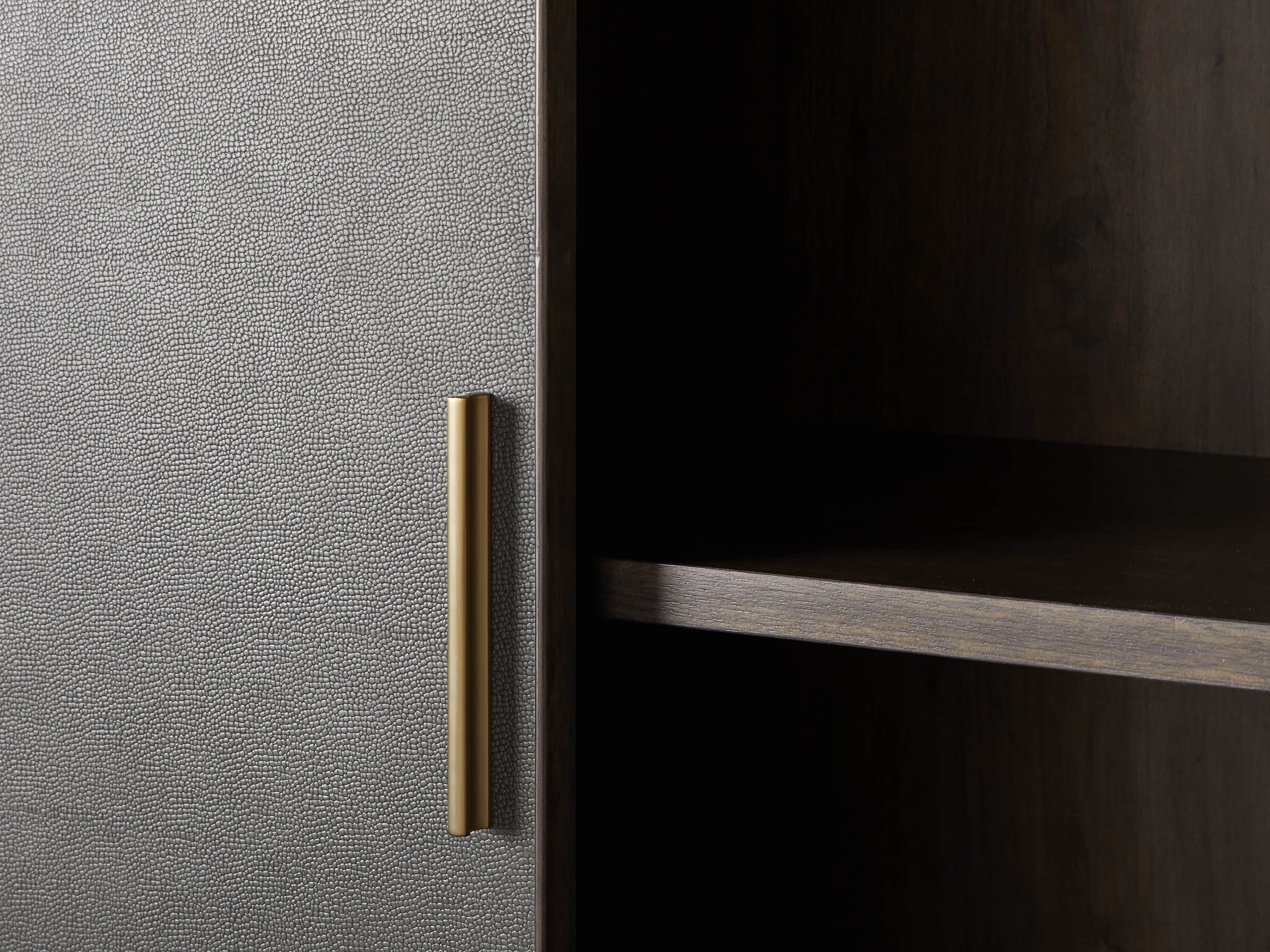 moldura de madeira maci&ccedil;a marrom escura