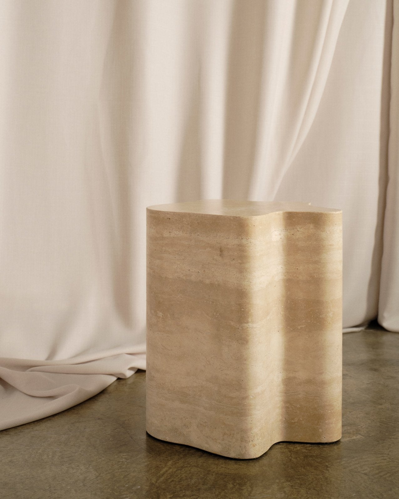 Mesa lateral da casca de árvore