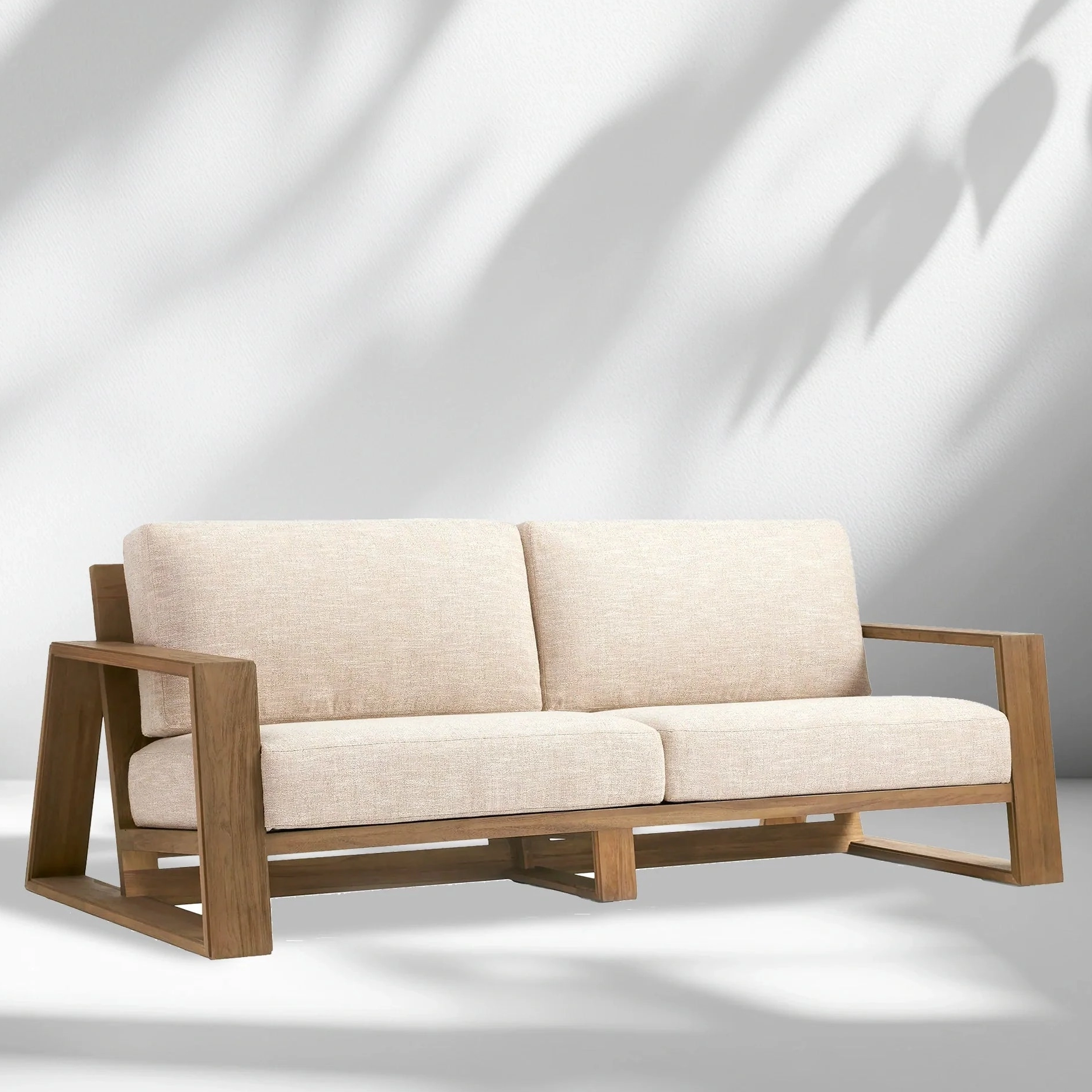 Sofá de teca ao ar livre em corça intemperizada 