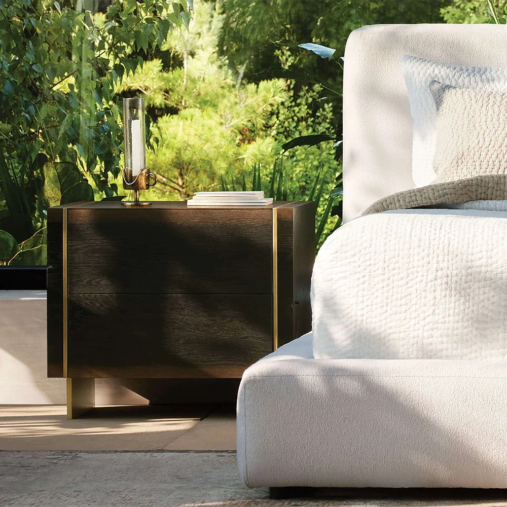 Duas - gaveta elegante mesa de cabeceira de madeira escura