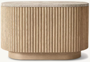 Mesa lateral do retângulo de pedra