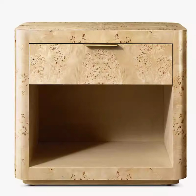 Mesa de cabeceira da casca de árvore rural americana