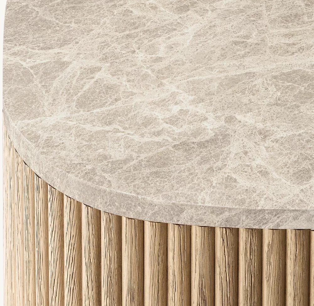 Mesa lateral do retângulo de pedra